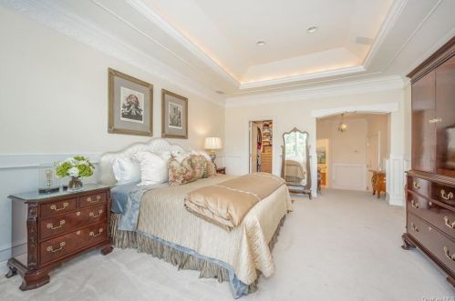 2 Shadow Tree Ln, Briarcliff NY 10510-2255 exterior