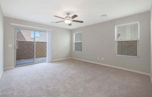 8029 Albeniz Pl, Phoenix AZ  85043 exterior