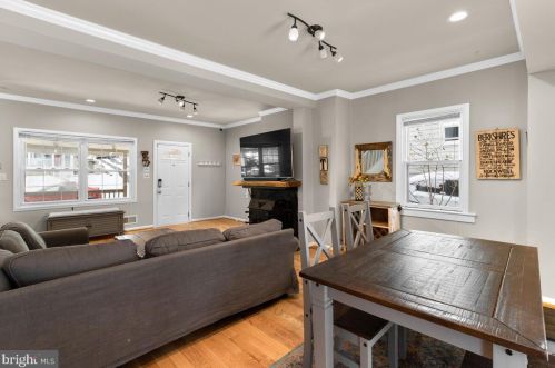 725 Silver Spring Ave, Silver Spring MD 20910-4616 exterior