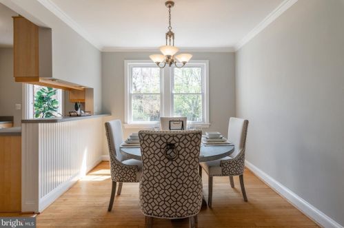 5 Maple St, Alexandria VA 22301-2603 exterior