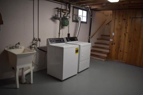 712 Francis Pl, Saint Louis MO 63105-2411 exterior