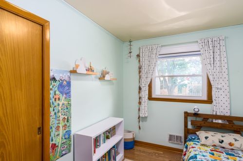 1252 118, Milwaukee WI 53214-2133 exterior