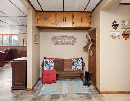 5934 Main St, Maple Plain MN 55359-9359 exterior