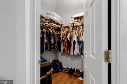 3822 Elmwood Towne Way, Alexandria VA  22303-1161 exterior