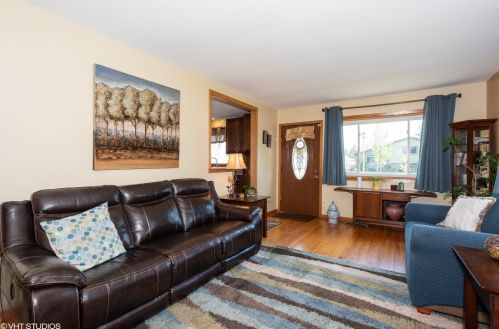 512 Emroy Ave, Elmhurst IL 60126-2020 exterior