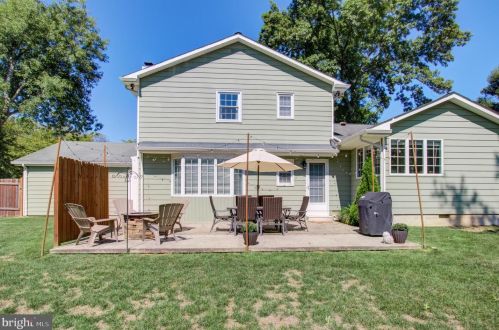 200 Applegate Dr, Trenton NJ 08690-1303 exterior