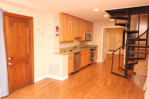 1005 La Salle Dr, Chicago, IL 60610-2627