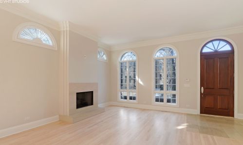 2215 Lakewood Ave, Chicago IL  60614-3120 exterior