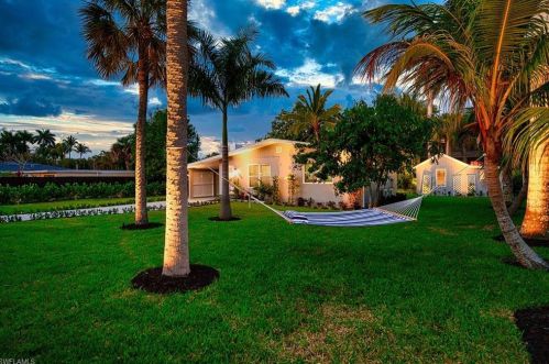 1315 Sandpiper St, Naples FL 34102-1508 exterior