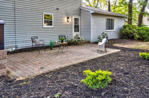 1202 Sprucebrook Dr, Kalamazoo MI 49048-5814 exterior