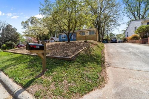 3011 Masonic Dr, Greensboro NC 27403-1934 exterior