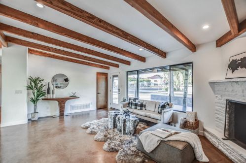 1201 Edgemont Ave, Phoenix AZ 85035-1809 exterior