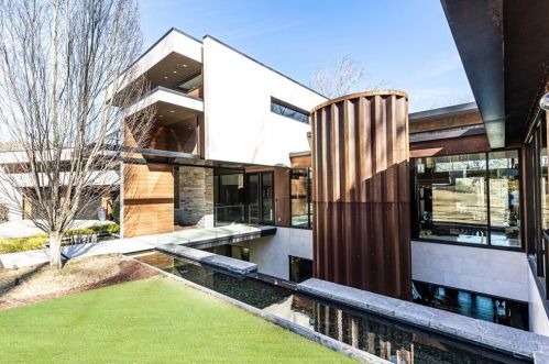 5075 Greenpine Dr, Atlanta, GA 30342-2401