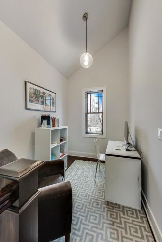 3831 Ravenswood Ave, Chicago IL 60613-2419 exterior