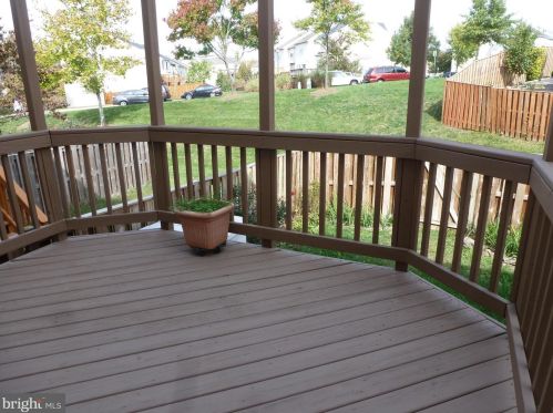 512 Kalmia Sq, Leesburg, VA 20176-4013