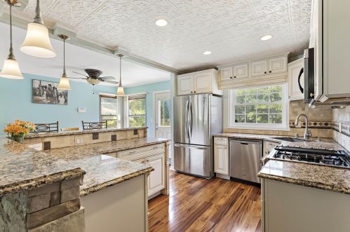 8353 65, Milwaukee WI 53223-3412 exterior