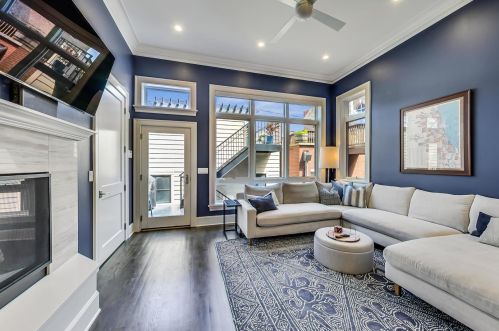 3619 Hermitage Ave, Chicago IL 60613-3506 exterior