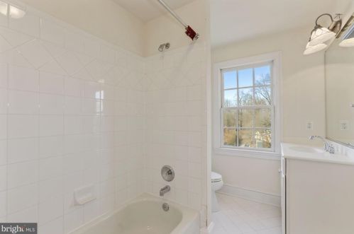 5802 Bent Twig Rd, Mc Lean VA 22101-1806 exterior