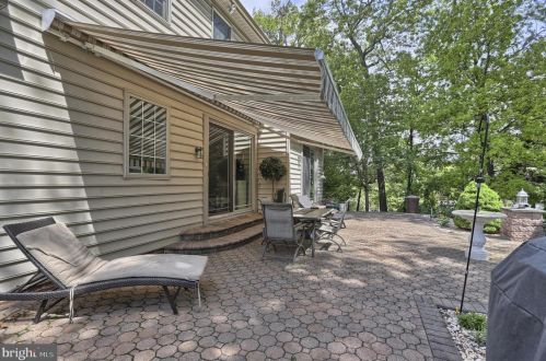 1014 Peggy Dr, Hummelstown PA 17036-9025 exterior