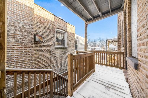 4931 Avers Ave, Chicago IL  60625-6050 exterior