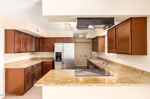 9447 41 Dr, Phoenix AZ 85053-5360 exterior