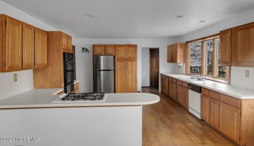 41 Ward Ave, Locust, NJ 07760-2009