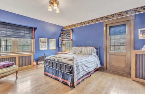 3445 Lk Dr, Milwaukee WI 53235-0037 exterior