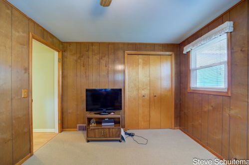 1569 Marlboro Rd, Meskegon MI exterior