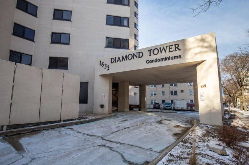 1633 Prospect Ave, Milwaukee WI 53202-2494 exterior