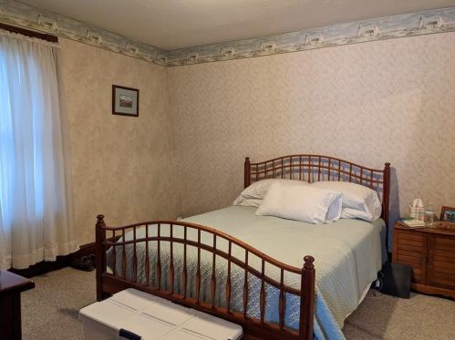 110 Highland St, Woonsocket RI 02895-1815 exterior