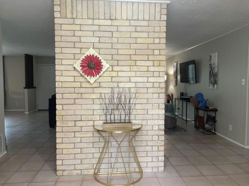 11203 Blossom Bell Dr, Austin TX  78758-4217 exterior