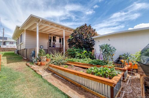 915 17 Ave, Honolulu HI 96816-4105 exterior