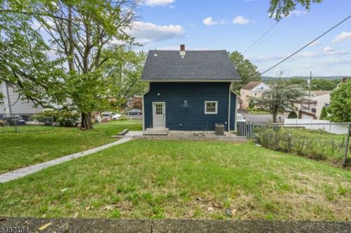 156 Barnert Ave, Paterson NJ  07512-1640 exterior