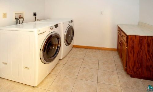 913 6 St, Duluth MN 55806-2303 exterior