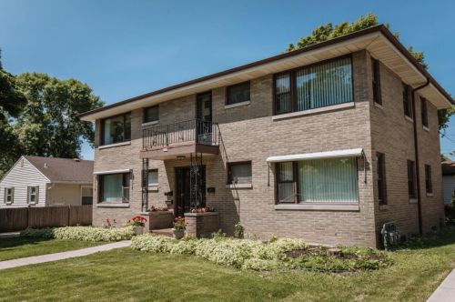 2767 71st St, Milwaukee, WI 53219-2950