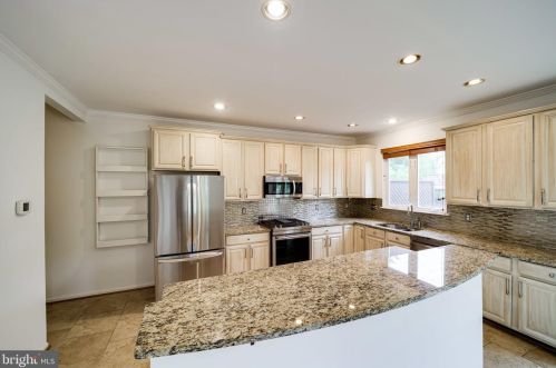 5172 Ballycastle Cir, Alexandria VA exterior