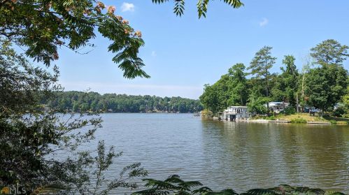 8388 Lake Dr, Lithonia GA  30039-5724 exterior