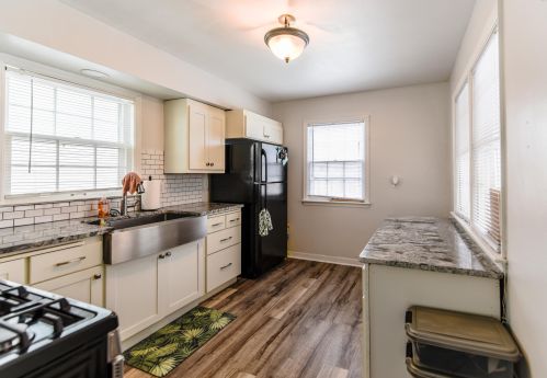 2867 79th St, Milwaukee, WI 53222-4901