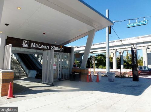 1808 Old Meadow Rd, Mc Lean VA  22102-1825 exterior