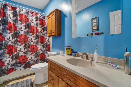 4 Hampton Ct, Middletown NY 10941-1610 exterior