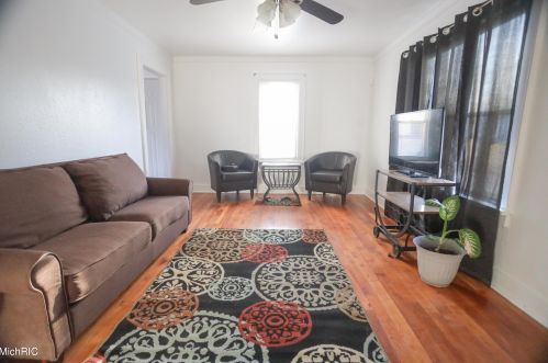 1228 Marcoux Ave, Meskegon, MI 49442-2243