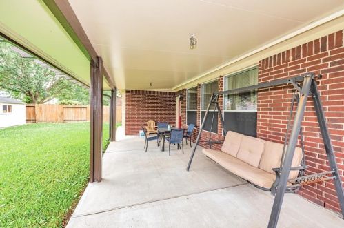 18022 Cabin Grn Ct, Humble TX 77346-3406 exterior