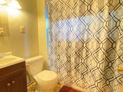 154 Fairview St, New Britain CT 06051-2706 exterior