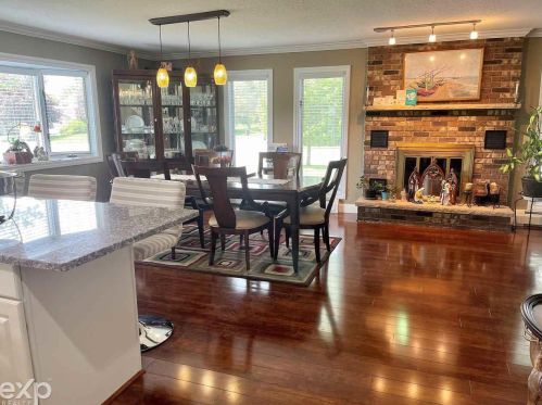 327 Cass St, Standish MI 48658-9229 exterior