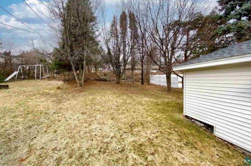 1009 5 St, Duluth MN 55806-2332 exterior