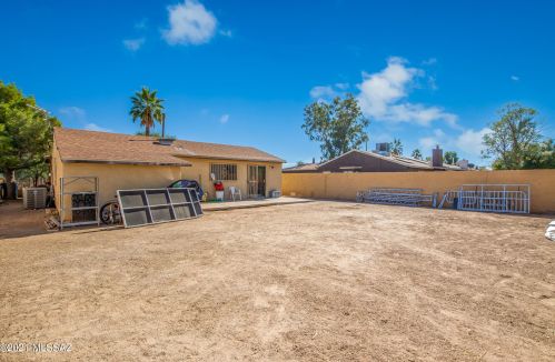 6120 Springbrook Dr, Tucson AZ exterior