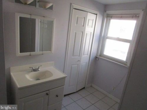 1729 Ellsworth St, Philadelphia PA 19146-2825 exterior