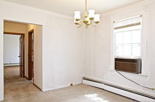 28 Harriet St, Norwalk CT 06851-3625 exterior