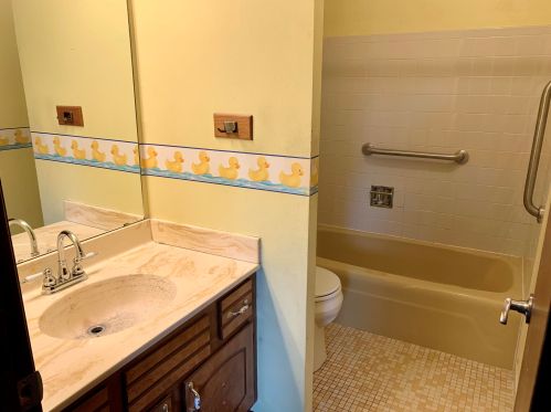 8951 70, Milwaukee WI 53223-2151 exterior