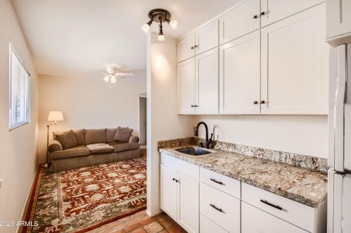 7811 11 Ave, Phoenix AZ 85021-4419 exterior